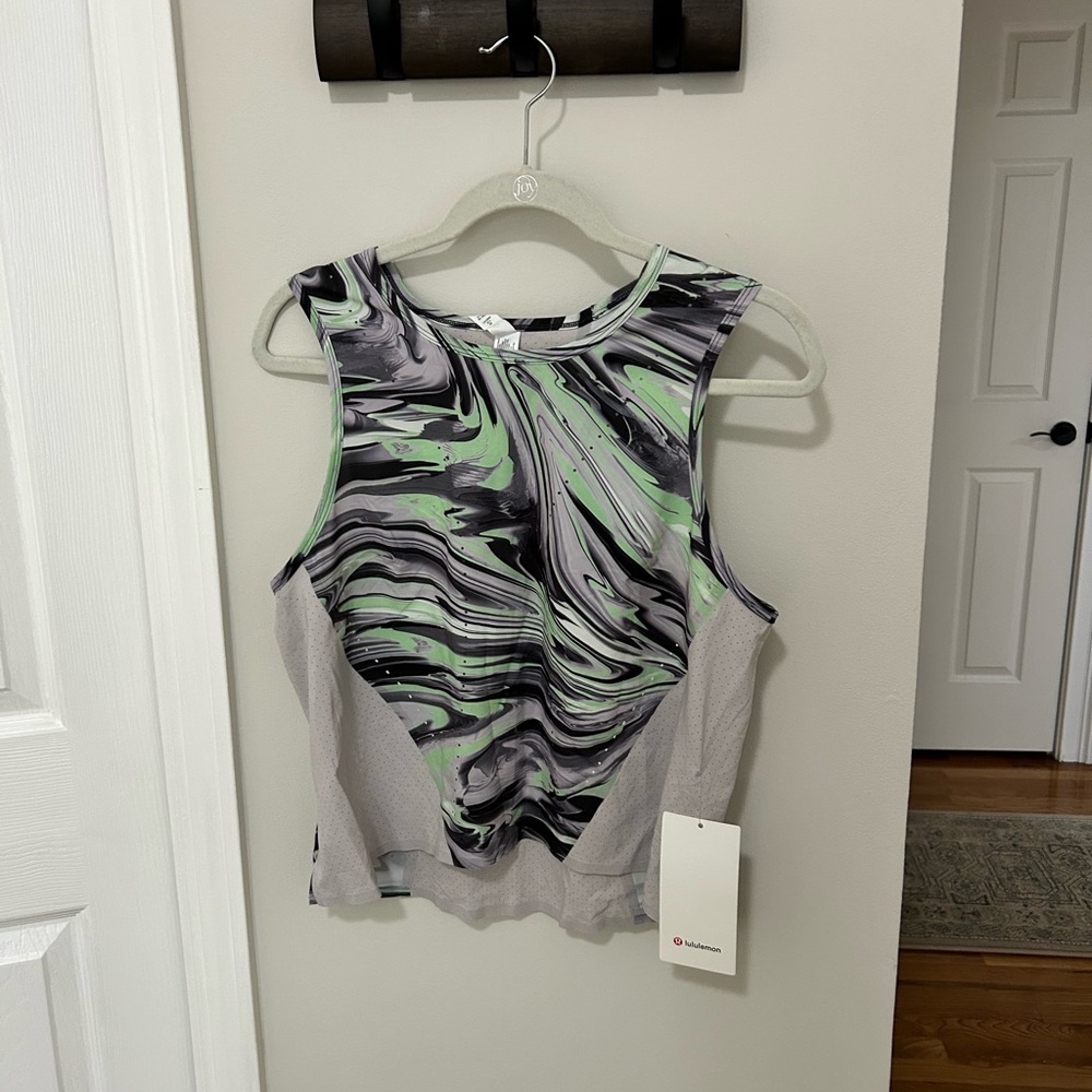 Women’s Lululemon running tank. NWT.